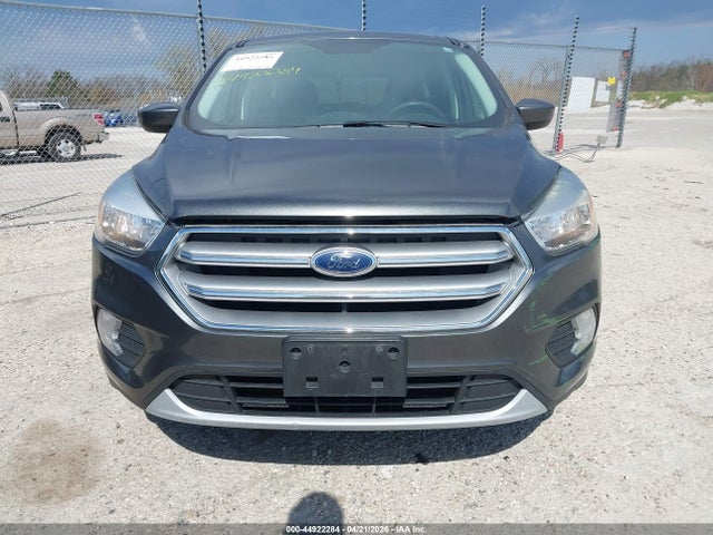 44922284 :رقم المزاد ، 1FMCU0GD4HUF03184 vin ، 2017 Ford Escape Se مزاد بيع