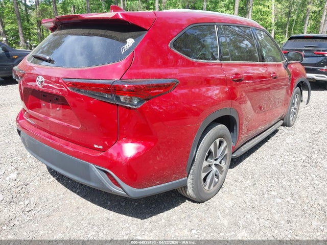 Продаж на аукціоні авто 2022 Toyota Highlander Xle, vin: 5TDGZRAH8NS135499, номер лоту: 44922493