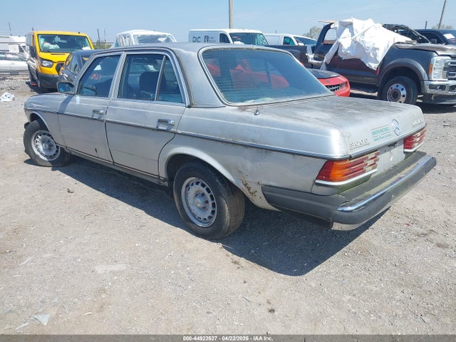 1984 Mercedes-benz 300 Dt მანქანა იყიდება აუქციონზე, vin: WDBAB33AXEA092867, აუქციონის ნომერი: 44922527