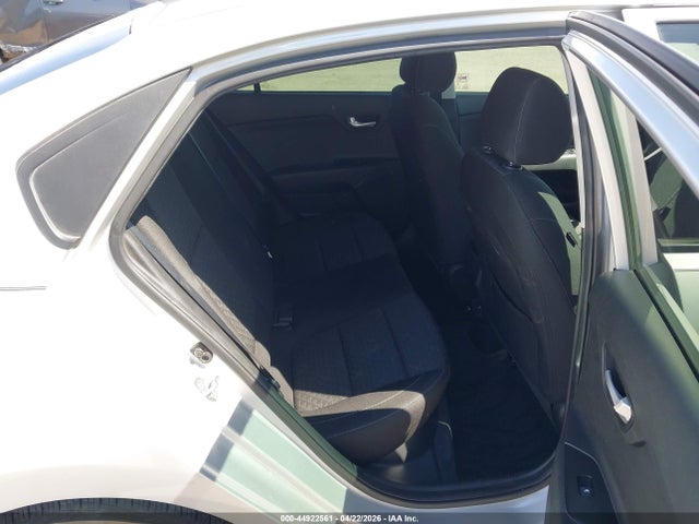 3KPA24AD7ME386467 KIA RIO S