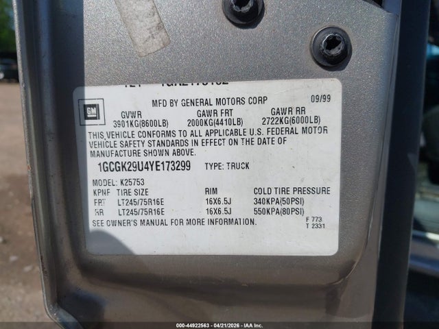 44922563 :رقم المزاد ، 1GCGK29U4YE173299 vin ، 2000 Chevrolet Silverado 2500 Lt مزاد بيع
