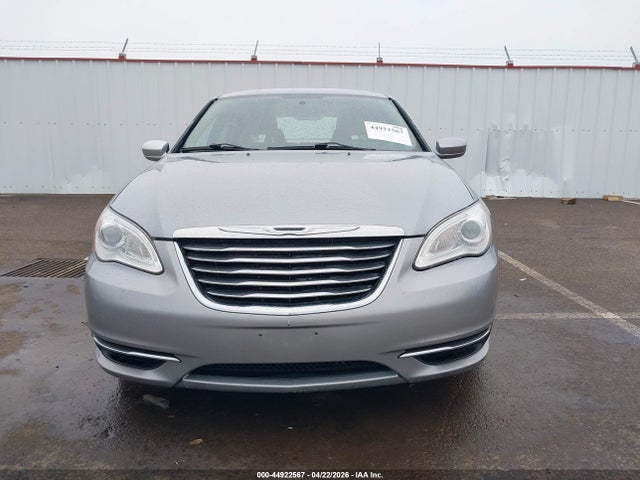 2013 Chrysler 200 Lx მანქანა იყიდება აუქციონზე, vin: 1C3CCBAGXDN736713, აუქციონის ნომერი: 44922567