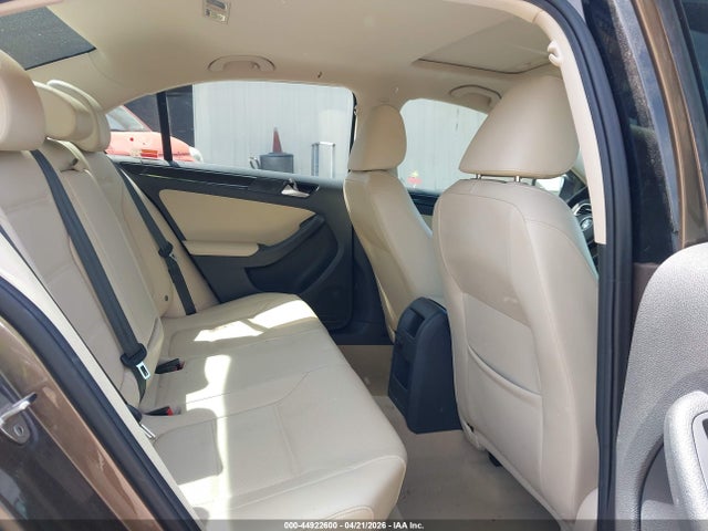 Auction sale of the 2016 Volkswagen Jetta 1.8t Sel, vin: 3VWL07AJ2GM221634, lot number: 44922600