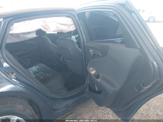 1G1ZD5ST1LF080693 Chevrolet Malibu Fwd Lt