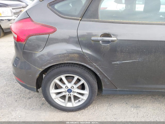 Ford FOCUS SE 2015 1FADP3K29FL314708 Image 6
