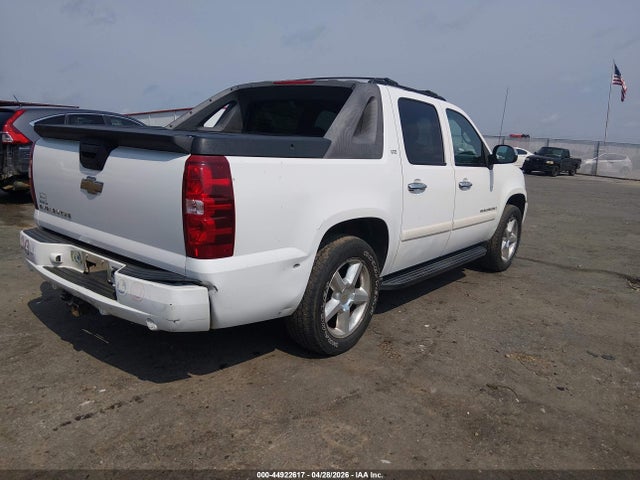 44922617 :رقم المزاد ، 3GNEC12J68G179815 vin ، 2008 Chevrolet Avalanche 1500 Ltz مزاد بيع