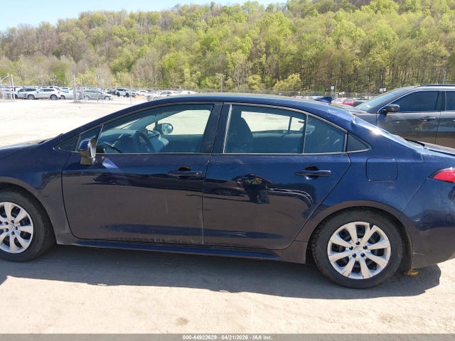 Продажа на аукционе авто 2022 Toyota Corolla Le, vin: 5YFEPMAE7NP368532, номер лота: 44922629
