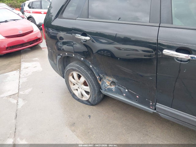 44922657 :رقم المزاد ، 5XYKT3A15BG105347 vin ، 2011 Kia Sorento Lx مزاد بيع