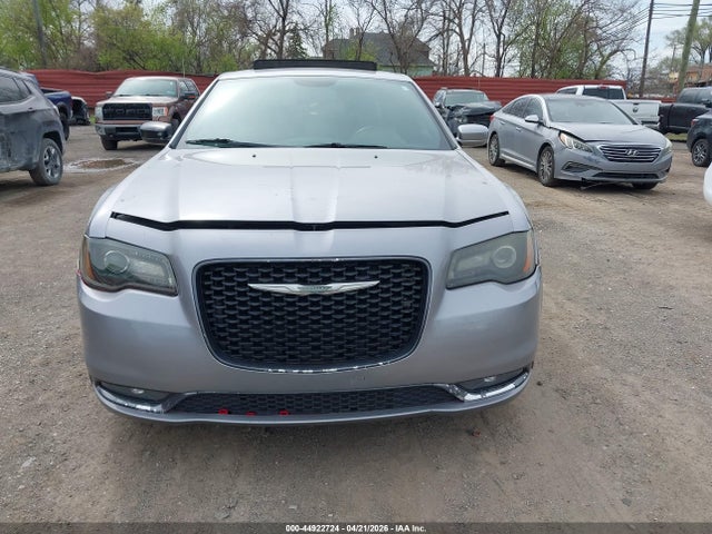2014 Chrysler 300 S მანქანა იყიდება აუქციონზე, vin: 2C3CCABG4EH264642, აუქციონის ნომერი: 44922724
