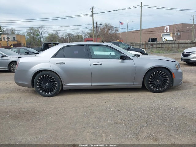 2014 Chrysler 300 S მანქანა იყიდება აუქციონზე, vin: 2C3CCABG4EH264642, აუქციონის ნომერი: 44922724