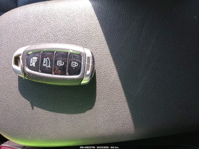44922759 :رقم المزاد ، KM8K3CA51LU413291 vin ، 2020 Hyundai Kona Limited مزاد بيع