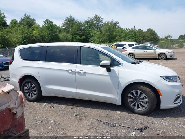 2023 Chrysler Pacifica Hybrid Touring L მანქანა იყიდება აუქციონზე, vin: 2C4RC1L72PR575813, აუქციონის ნომერი: 44922805