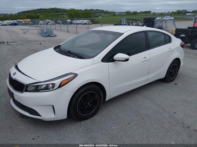 44922824 :رقم المزاد ، 3KPFK4A70HE110105 vin ، 2017 Kia Forte Lx مزاد بيع