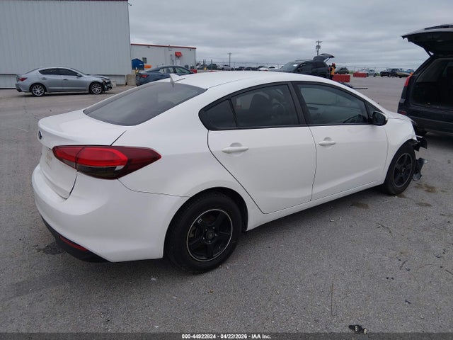 44922824 :رقم المزاد ، 3KPFK4A70HE110105 vin ، 2017 Kia Forte Lx مزاد بيع