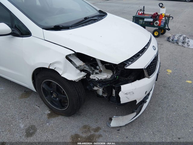 44922824 :رقم المزاد ، 3KPFK4A70HE110105 vin ، 2017 Kia Forte Lx مزاد بيع