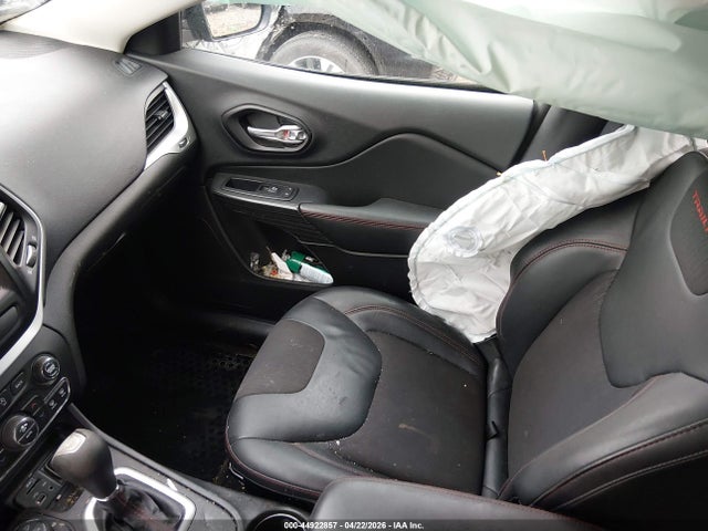 Продаж на аукціоні авто 2015 Jeep Cherokee Trailhawk, vin: 1C4PJMBS6FW718269, номер лоту: 44922857
