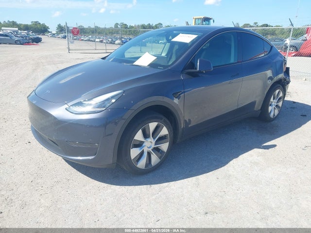 5YJYGDED4MF109389 Tesla Model Y Standard Range Rear-wheel Drive