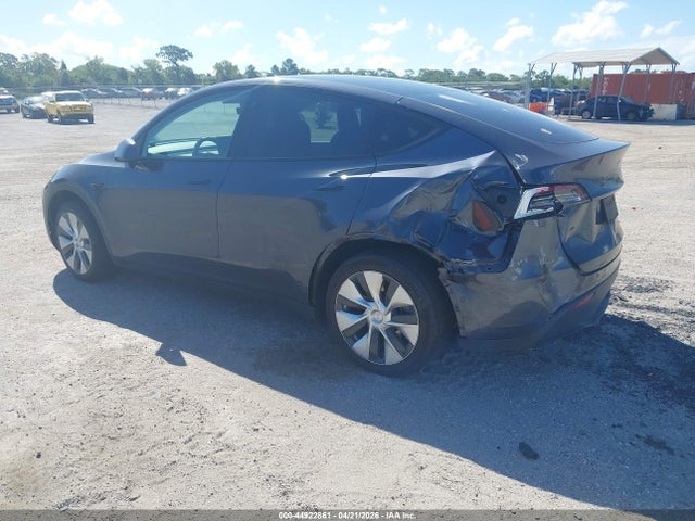 5YJYGDED4MF109389 Tesla Model Y Standard Range Rear-wheel Drive