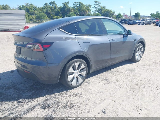 5YJYGDED4MF109389 Tesla Model Y Standard Range Rear-wheel Drive