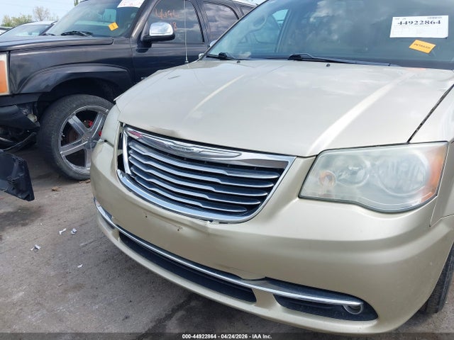 44922864 :رقم المزاد ، 2A4RR8DG6BR780379 vin ، 2011 Chrysler Town & Country Touring-l مزاد بيع