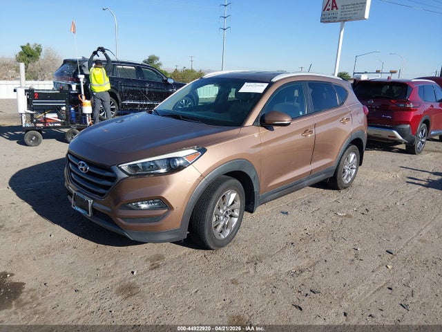2016 Hyundai Tucson Eco მანქანა იყიდება აუქციონზე, vin: KM8J3CA26GU121806, აუქციონის ნომერი: 44922920