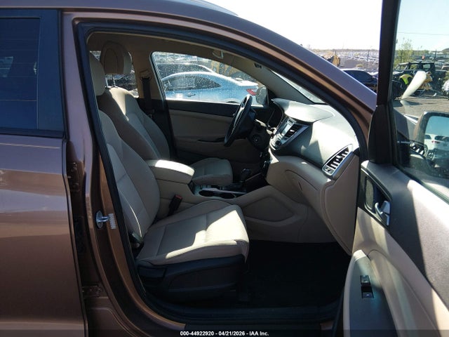 2016 Hyundai Tucson Eco მანქანა იყიდება აუქციონზე, vin: KM8J3CA26GU121806, აუქციონის ნომერი: 44922920