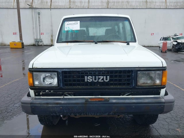44922945 :رقم المزاد ، JACCH58E8L8908686 vin ، 1990 Isuzu Trooper مزاد بيع