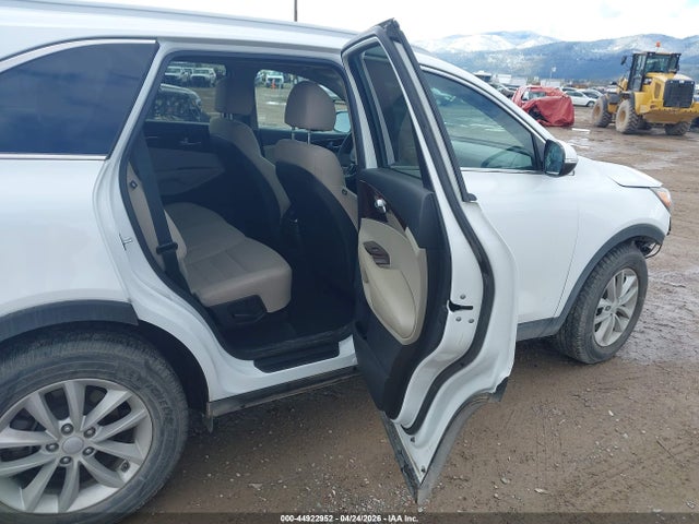 5XYPG4A50JG352051 KIA Sorento 3.3l Lx