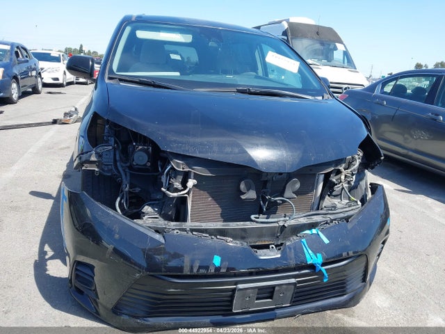 Toyota SIENNA LE 2020 5TDKZ3DC5LS029340 Image 12