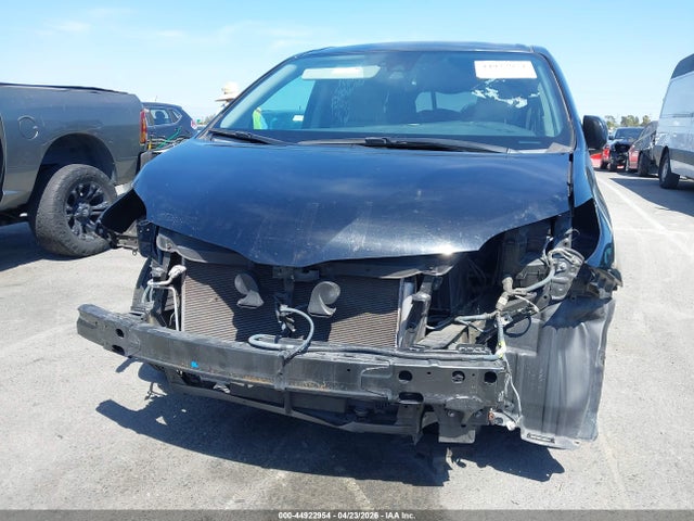 Toyota SIENNA LE 2020 5TDKZ3DC5LS029340 Image 6