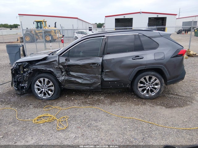Продаж на аукціоні авто 2021 Toyota Rav4 Xle Premium, vin: 2T3C1RFVXMW172622, номер лоту: 44922963