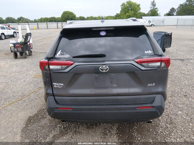 Продаж на аукціоні авто 2021 Toyota Rav4 Xle Premium, vin: 2T3C1RFVXMW172622, номер лоту: 44922963