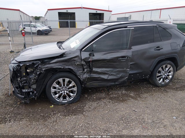 Продаж на аукціоні авто 2021 Toyota Rav4 Xle Premium, vin: 2T3C1RFVXMW172622, номер лоту: 44922963