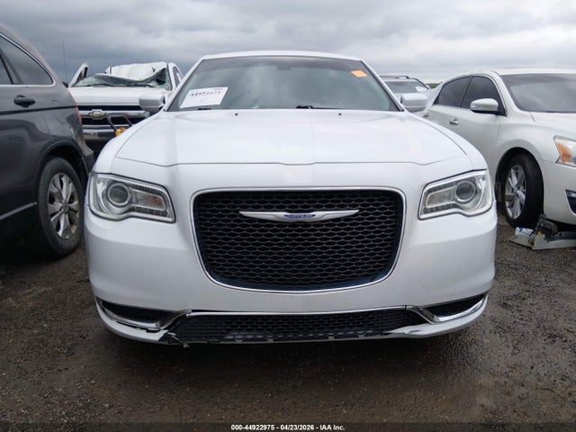 2019 Chrysler 300 Touring მანქანა იყიდება აუქციონზე, vin: 2C3CCAAG4KH727229, აუქციონის ნომერი: 44922975