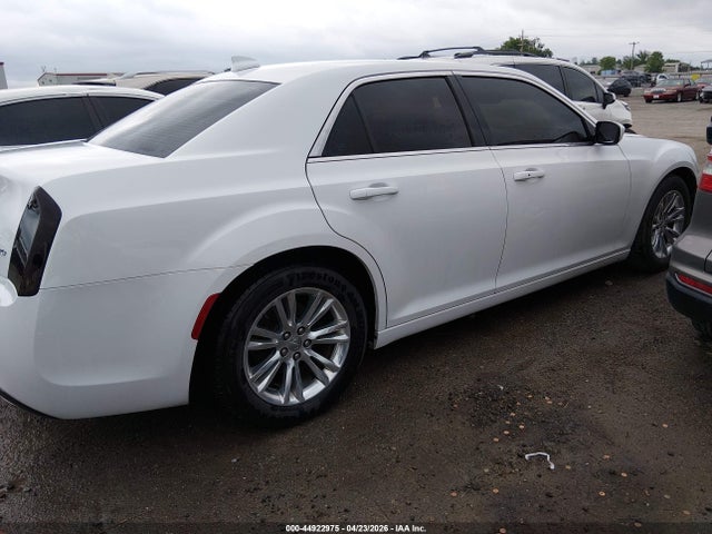 2019 Chrysler 300 Touring მანქანა იყიდება აუქციონზე, vin: 2C3CCAAG4KH727229, აუქციონის ნომერი: 44922975