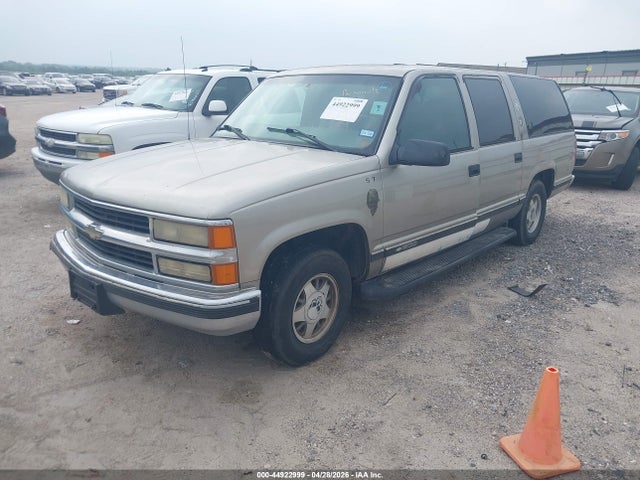44922999 :رقم المزاد ، 3GNEC16RXXG236242 vin ، 1999 Chevrolet Suburban 1500 Lt مزاد بيع