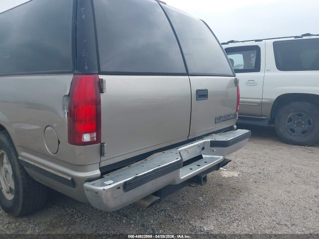 44922999 :رقم المزاد ، 3GNEC16RXXG236242 vin ، 1999 Chevrolet Suburban 1500 Lt مزاد بيع