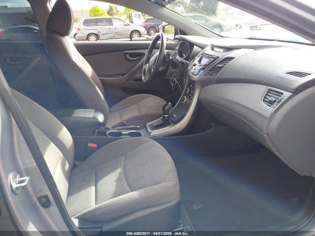 2016 Hyundai Elantra Se მანქანა იყიდება აუქციონზე, vin: 5NPDH4AE7GH747409, აუქციონის ნომერი: 44923017