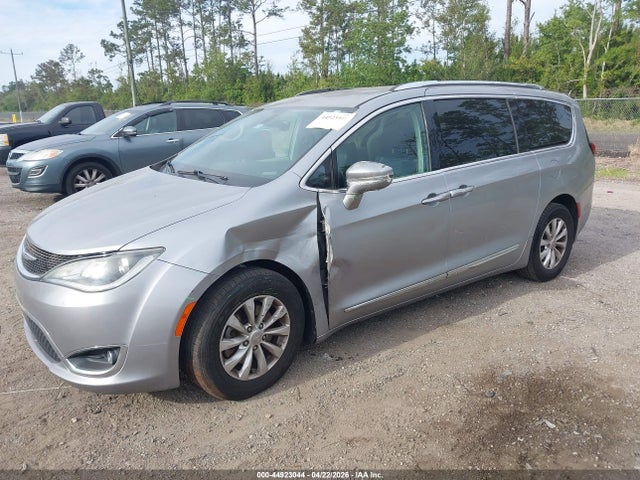 2018 Chrysler Pacifica Touring L მანქანა იყიდება აუქციონზე, vin: 2C4RC1BG2JR217734, აუქციონის ნომერი: 44923044