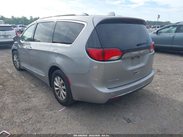 2018 Chrysler Pacifica Touring L მანქანა იყიდება აუქციონზე, vin: 2C4RC1BG2JR217734, აუქციონის ნომერი: 44923044