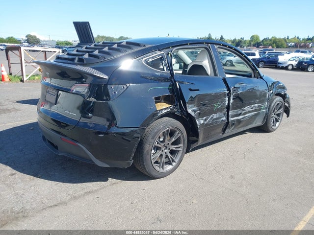 7SAYGAEE9RF116260 Tesla Model Y Long Range Dual Motor All-wheel Drive
