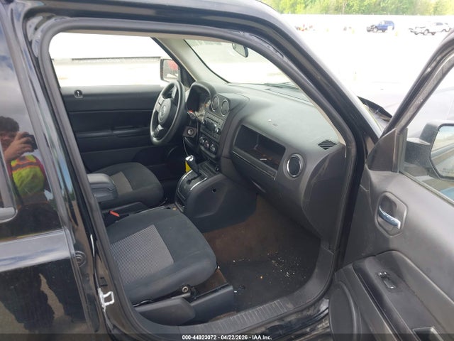 44923072 :رقم المزاد ، 1C4NJPBB6FD145975 vin ، 2015 Jeep Patriot Sport مزاد بيع