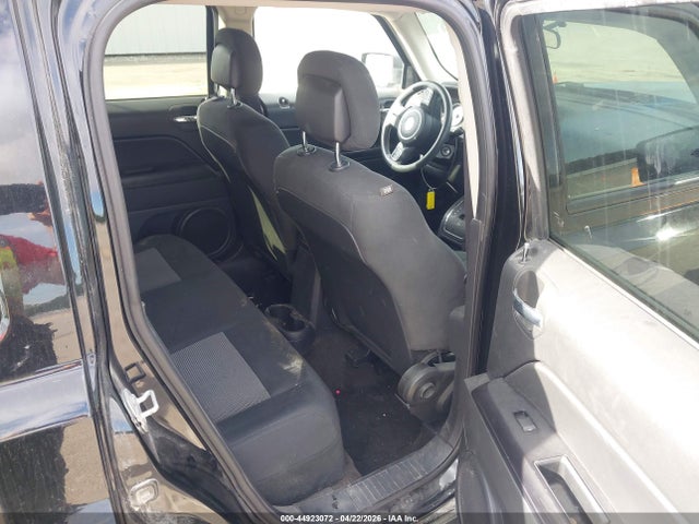 44923072 :رقم المزاد ، 1C4NJPBB6FD145975 vin ، 2015 Jeep Patriot Sport مزاد بيع