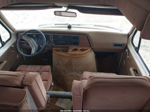 44923093 :رقم المزاد ، 1FDKE30L6HHA92343 vin ، 1987 Ford Sunset E350 Cutaway Van مزاد بيع