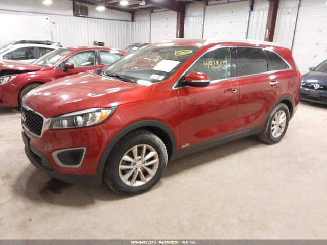 44923115 :رقم المزاد ، 5XYPGDA39HG261417 vin ، 2017 Kia Sorento 2.4l Lx مزاد بيع