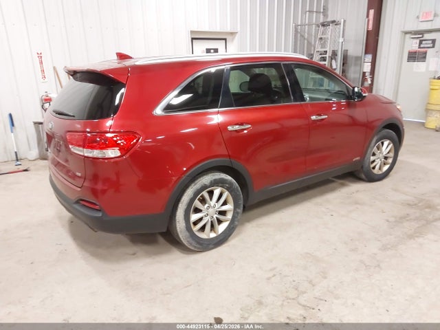 44923115 :رقم المزاد ، 5XYPGDA39HG261417 vin ، 2017 Kia Sorento 2.4l Lx مزاد بيع