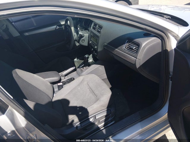 Aukcja sprzedaży 2015 Volkswagen Jetta 1.8t Se, vin: 3VWD17AJ0FM334983, numer aukcji: 44923123