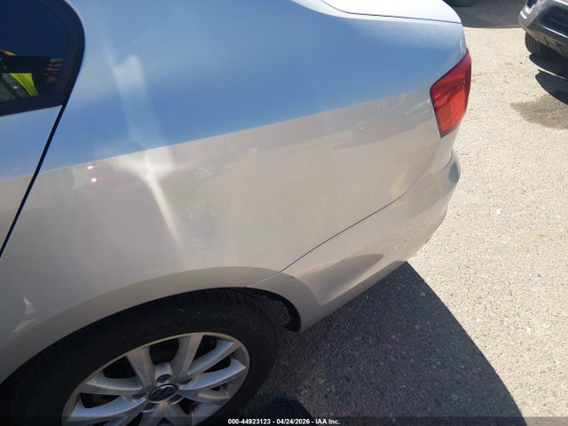 Aukcja sprzedaży 2015 Volkswagen Jetta 1.8t Se, vin: 3VWD17AJ0FM334983, numer aukcji: 44923123