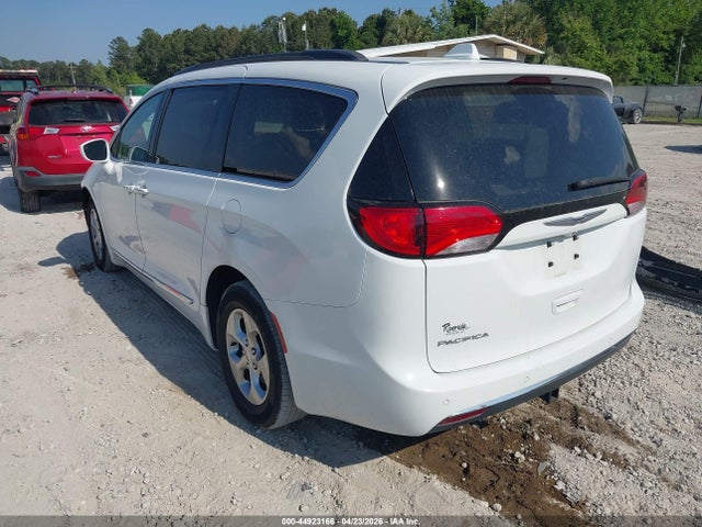 2017 Chrysler Pacifica Touring-l მანქანა იყიდება აუქციონზე, vin: 2C4RC1BG7HR506697, აუქციონის ნომერი: 44923166