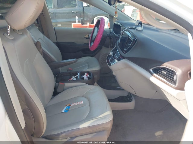 2017 Chrysler Pacifica Touring-l მანქანა იყიდება აუქციონზე, vin: 2C4RC1BG7HR506697, აუქციონის ნომერი: 44923166